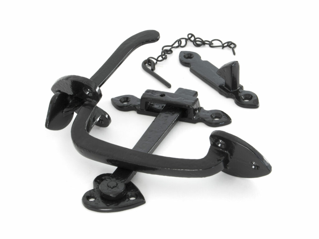 From The Anvil ironmongery black thumblatch with chain.